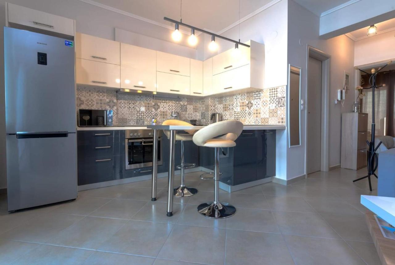 Beautiful & Modern Apartment In Салоники Экстерьер фото